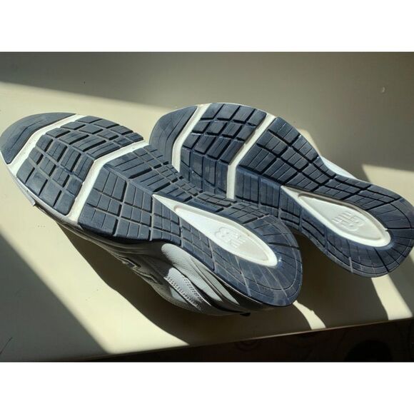 New Balance 608v5 Running Sneakers Men's 9.5D Navy White MX608WN5 EUC - Picture 10 of 11